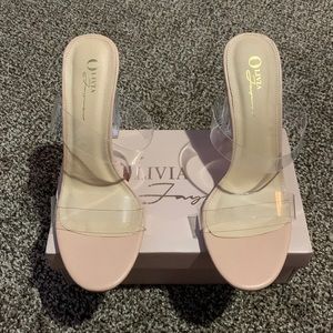 Transparent Lucite Block Heels 🤍